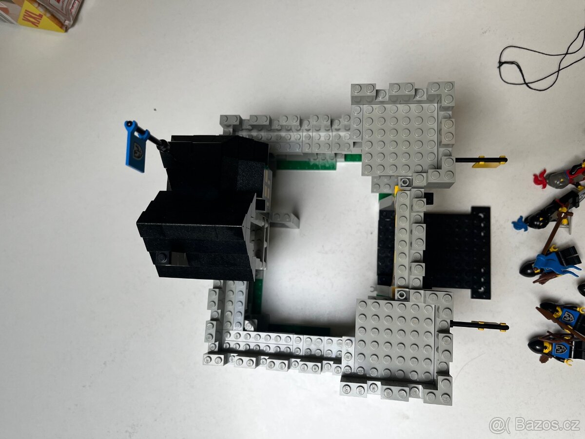 LEGO 6074 hrad falconů 80s - 5