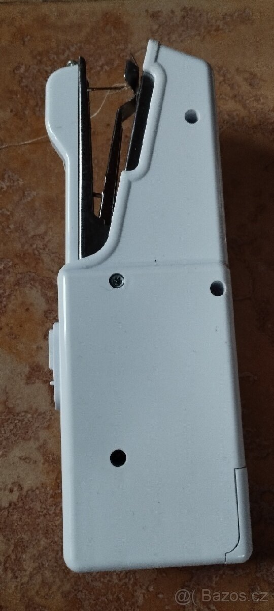 Nový ruční šicí stroj - 5