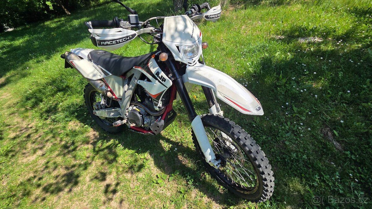 AJP 250 jeden majitel - 5