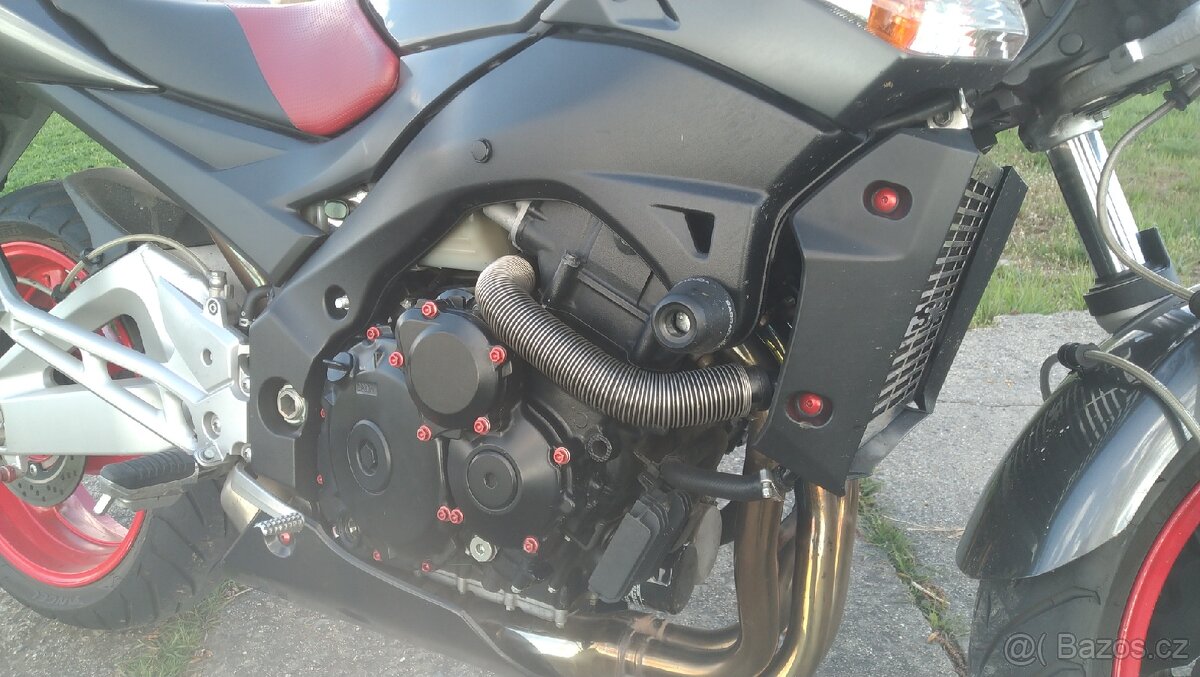 Suzuki GSR 600 edice Yoshimura - 5