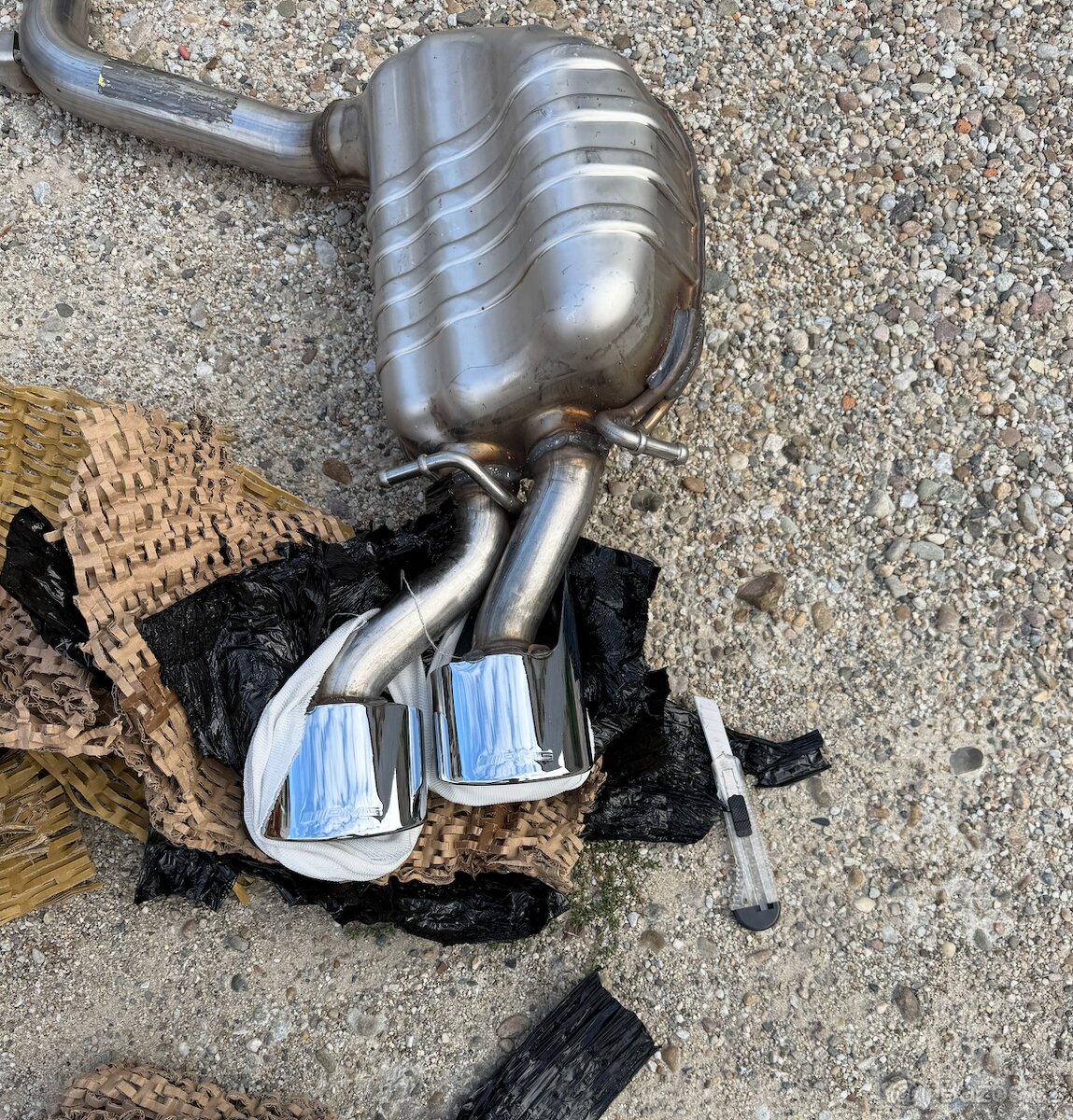 C63 Amg w204 nove original Mercedes vyfuky komplet - 5