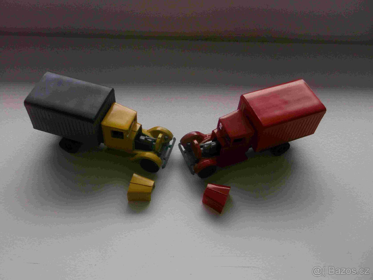 Predam historicke ruske plastikove modely ZIL AAA v 1:87 - 5