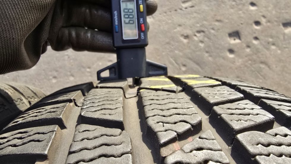 Zimní pneu 215/60/16 Continental - 5