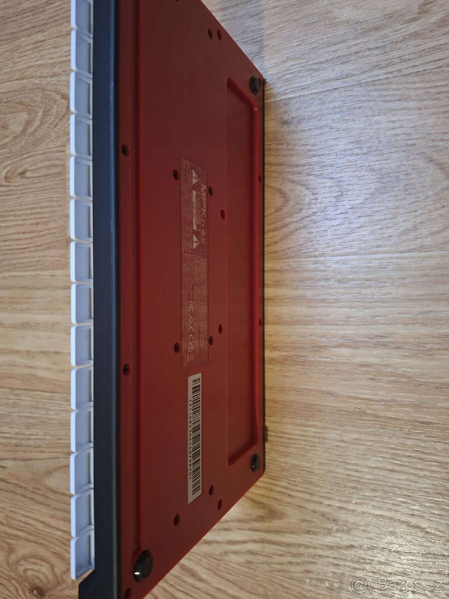 MIDI KLÁVESY - AKAI MPK mini - 5