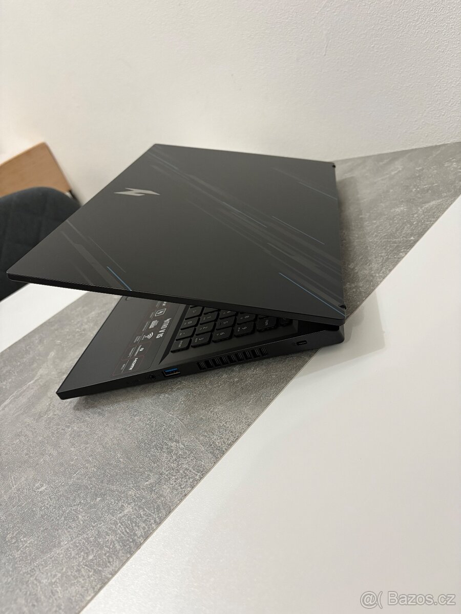 Herní notebook Acer Nitro V15 s příslušenstvím - 5