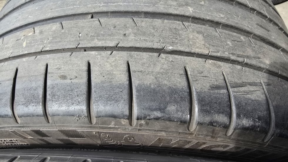 Letní pneu 265/35/19 Michelin - 5