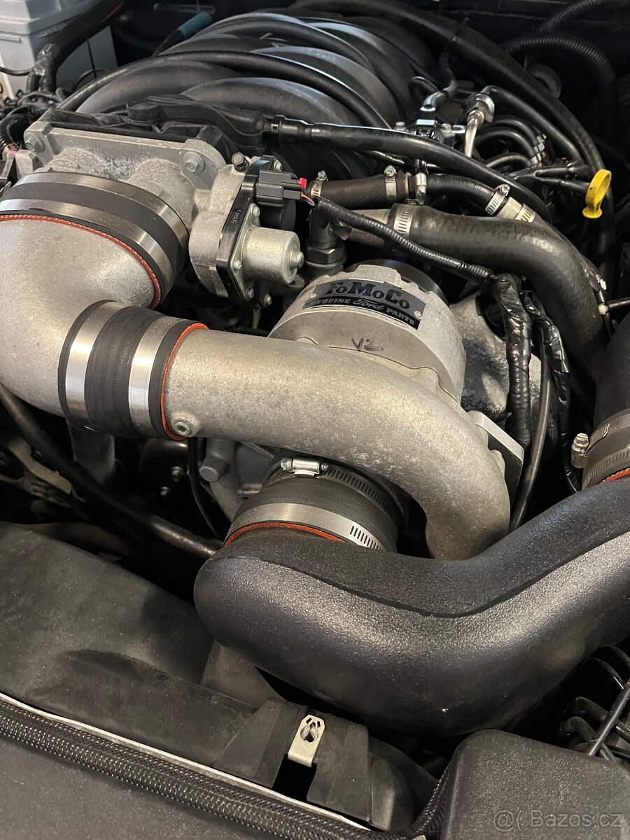 Mustang GT V8-manual Turbo nehavarováno