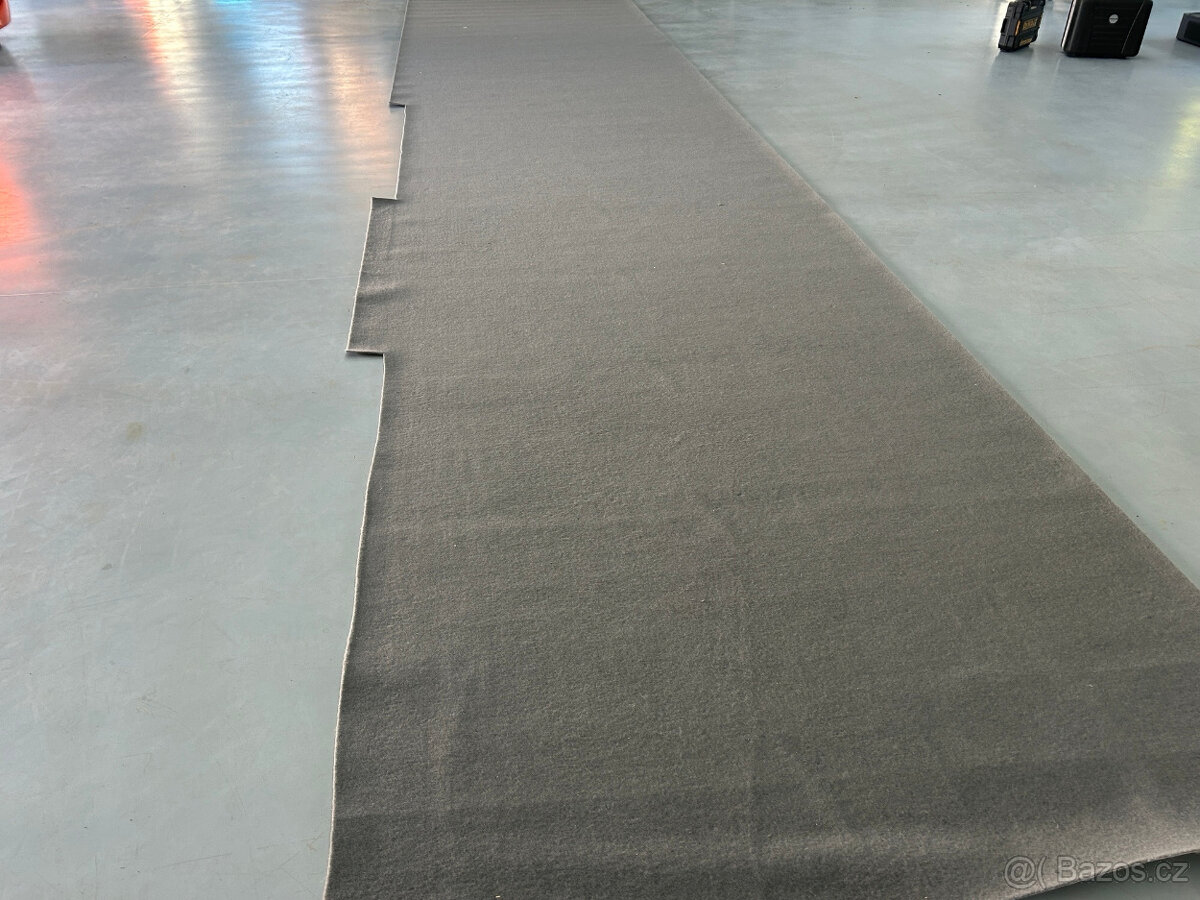 Koberec šedý - role 8,9 m x 2m - 5
