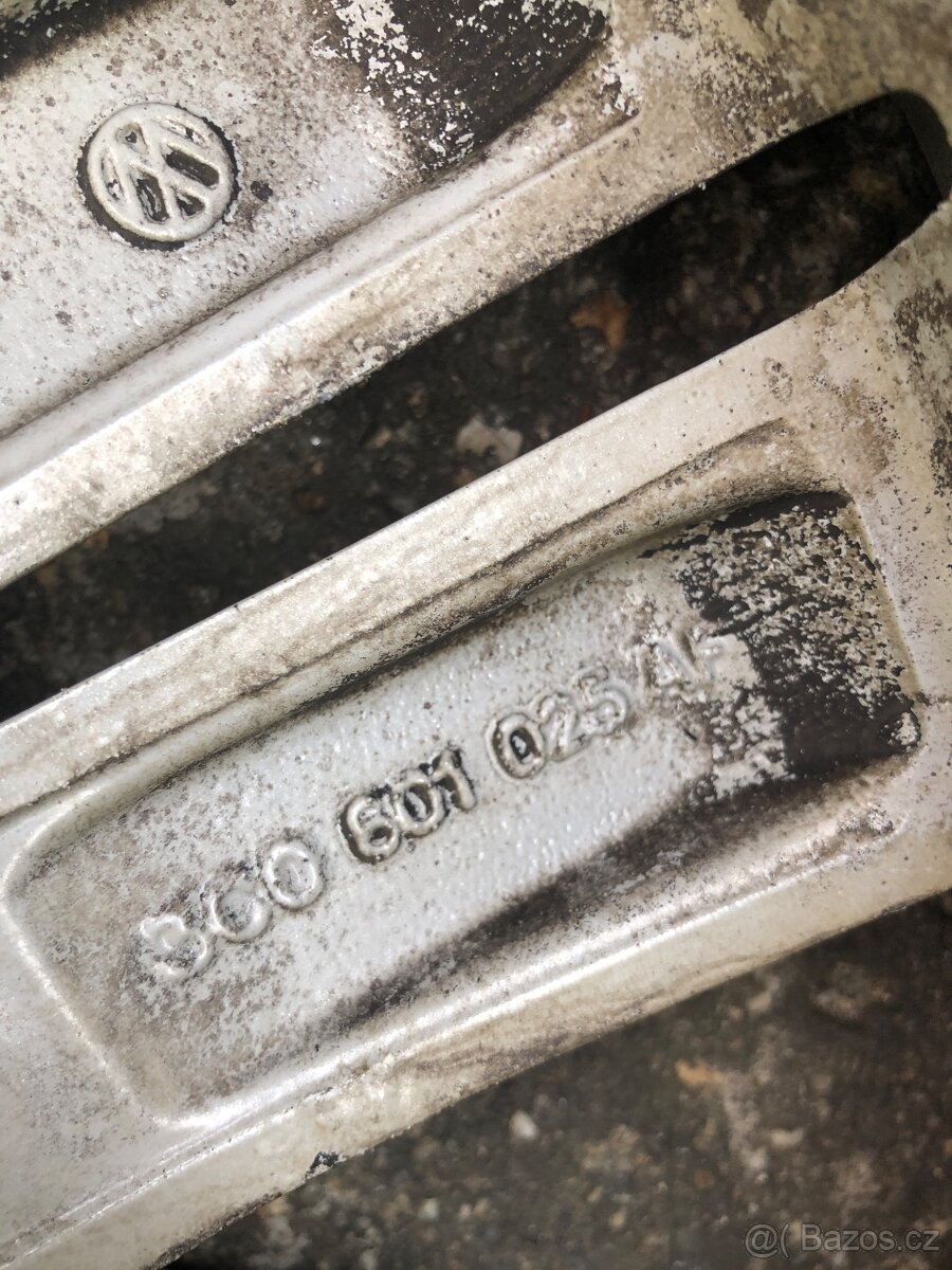 Zimní kola VW 215/55R16 - 5