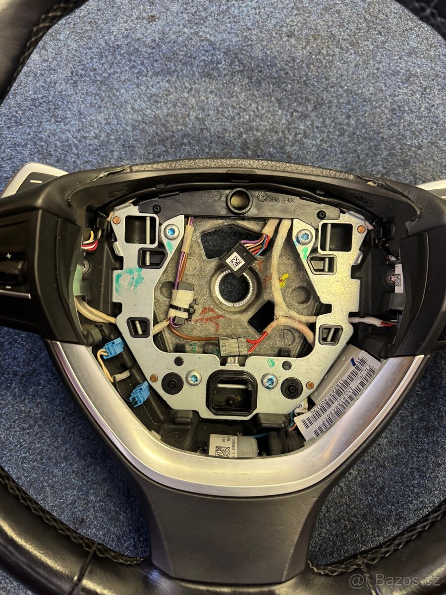 Prodám vyhřívaný volant BMW F12 , F10 , F06 - 5