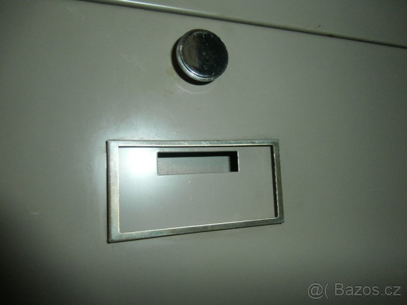 Skříň kovová dílenská se zásuvkami za 3.000 kč - 5