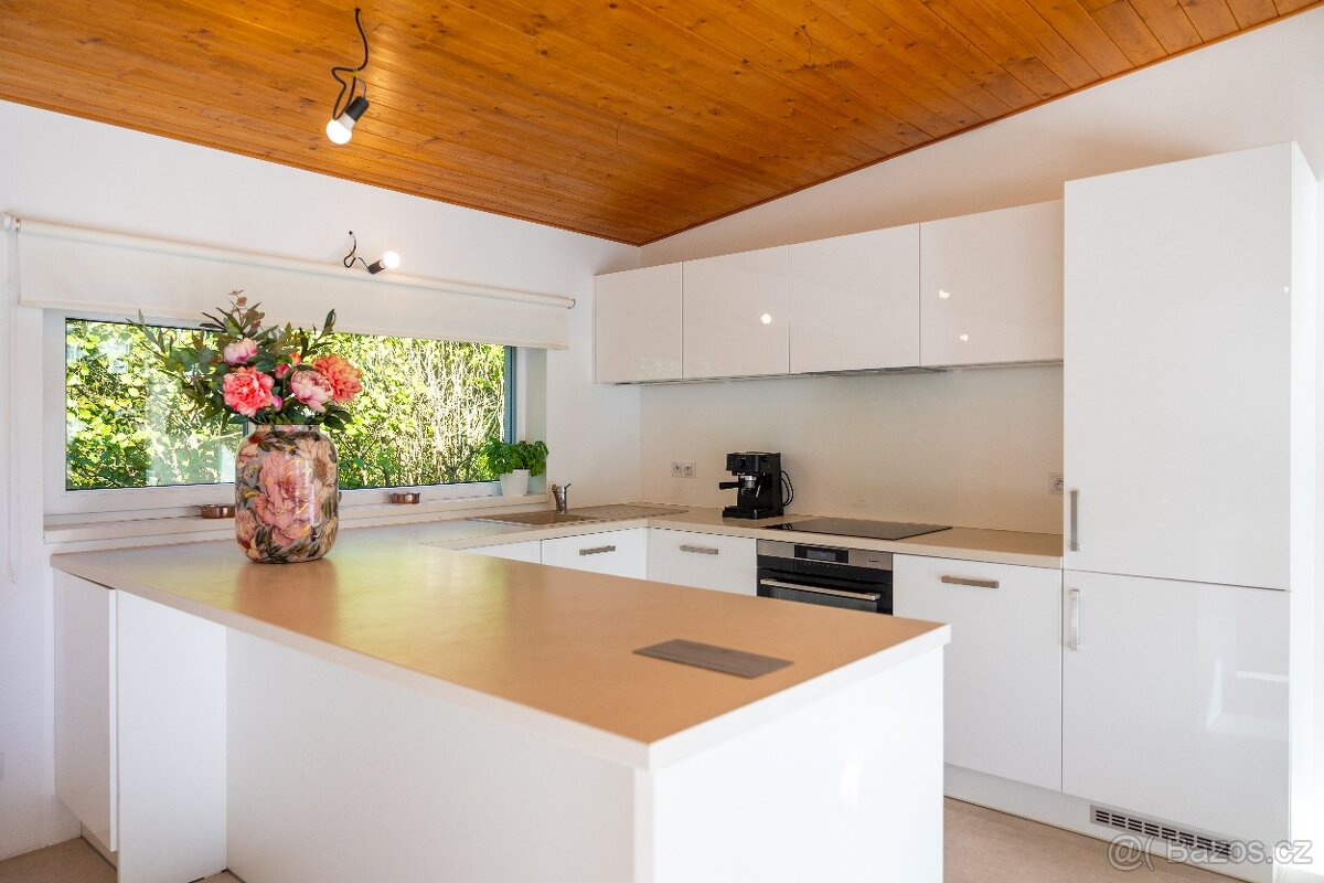 PRODEJ MODERNÍHO RODINNÉHO DOMU V LOUŇOVICÍCH, NEDALEKO PRAH - 5