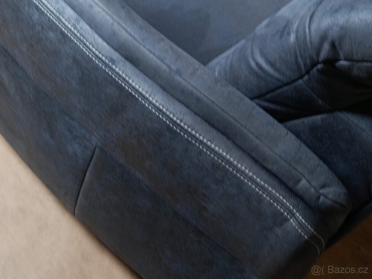 Rohová sedačka s elektrickým polohováním – velmi pěkný stav - 5