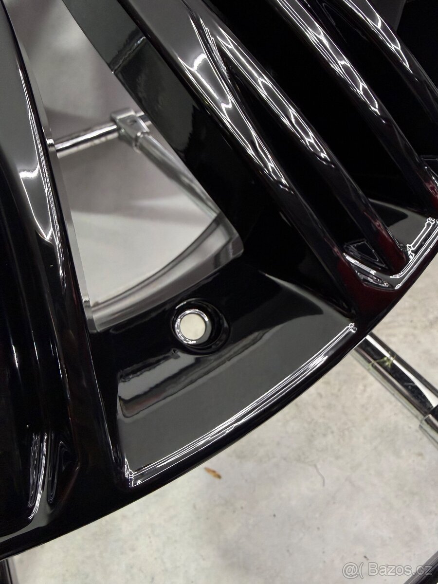 Range Rover Velar r22 top - 5