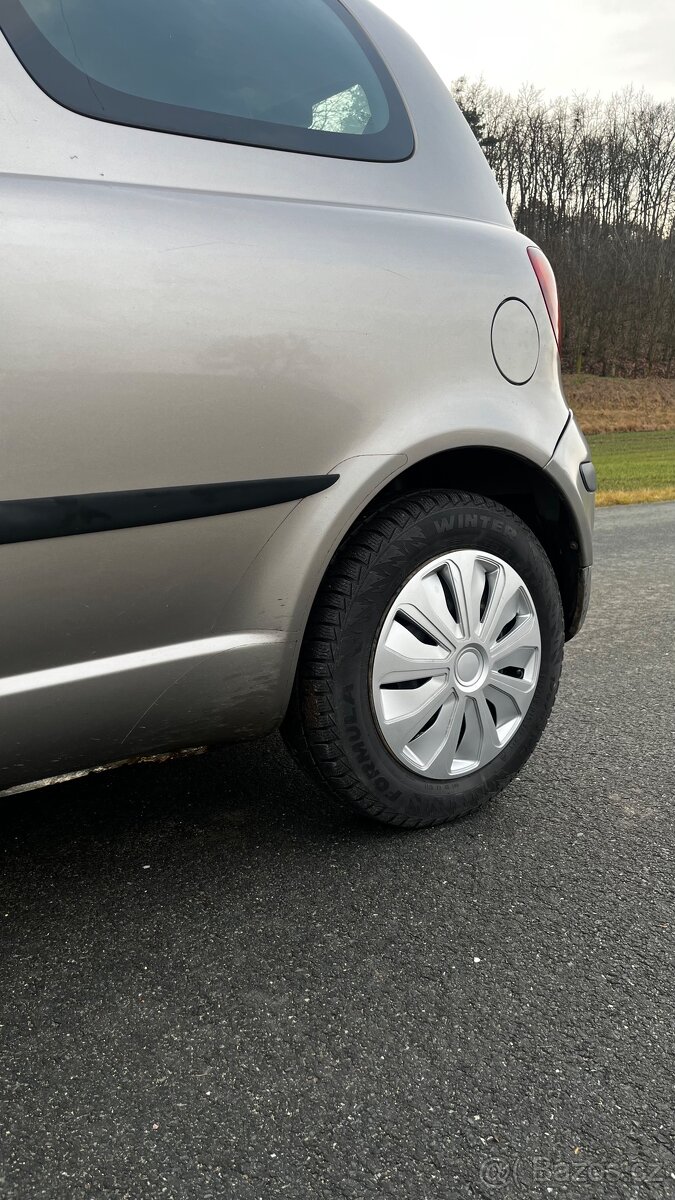 Toyota Yaris 2003 - 5