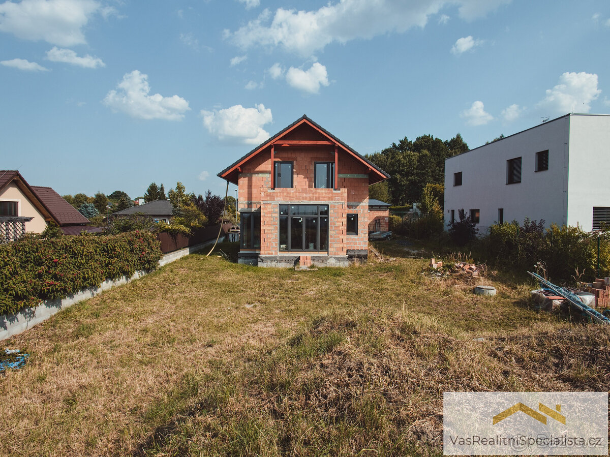 Prodej RD 5+KK s užitnou plochou 134 m² na pozemku 979 m² + - 5