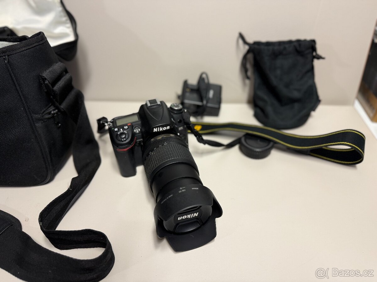 Nikon D7000 s příslušenstvím - 5