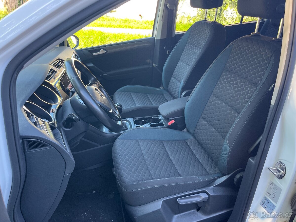 Prodám VW Touran 2.0 TDI IQ.DRIVE - 5