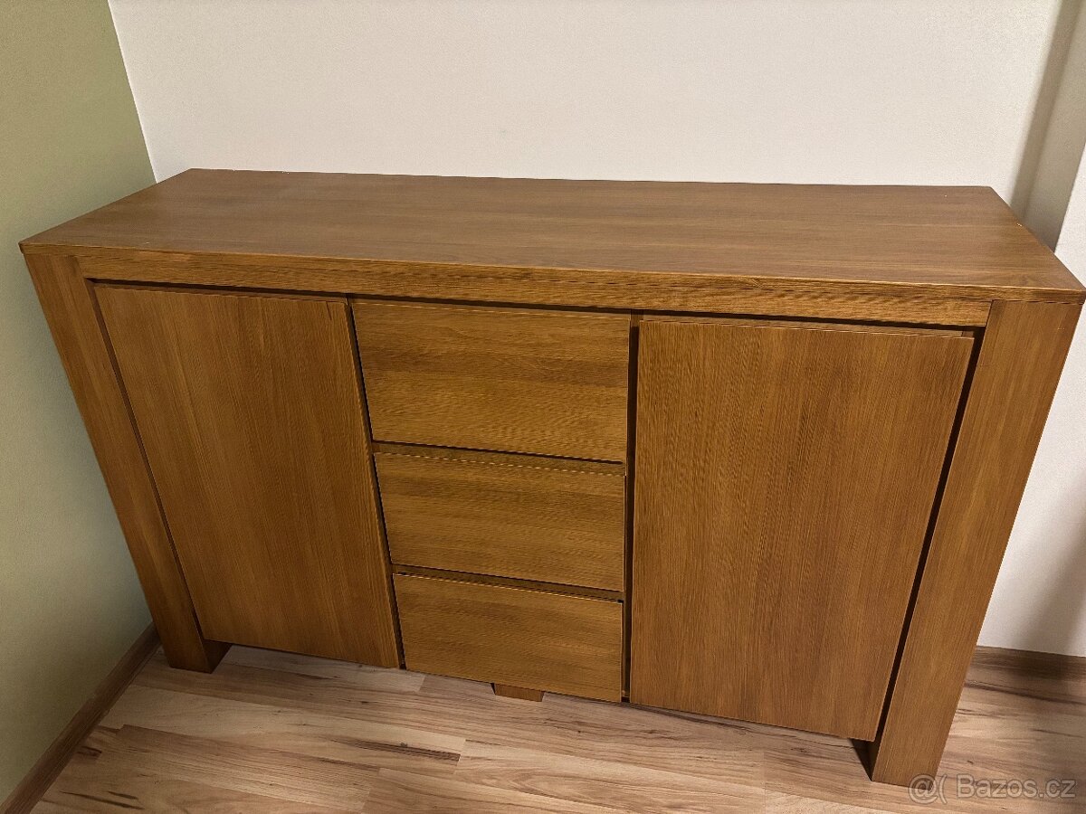 Postel a komoda z masivního dřeva - 5