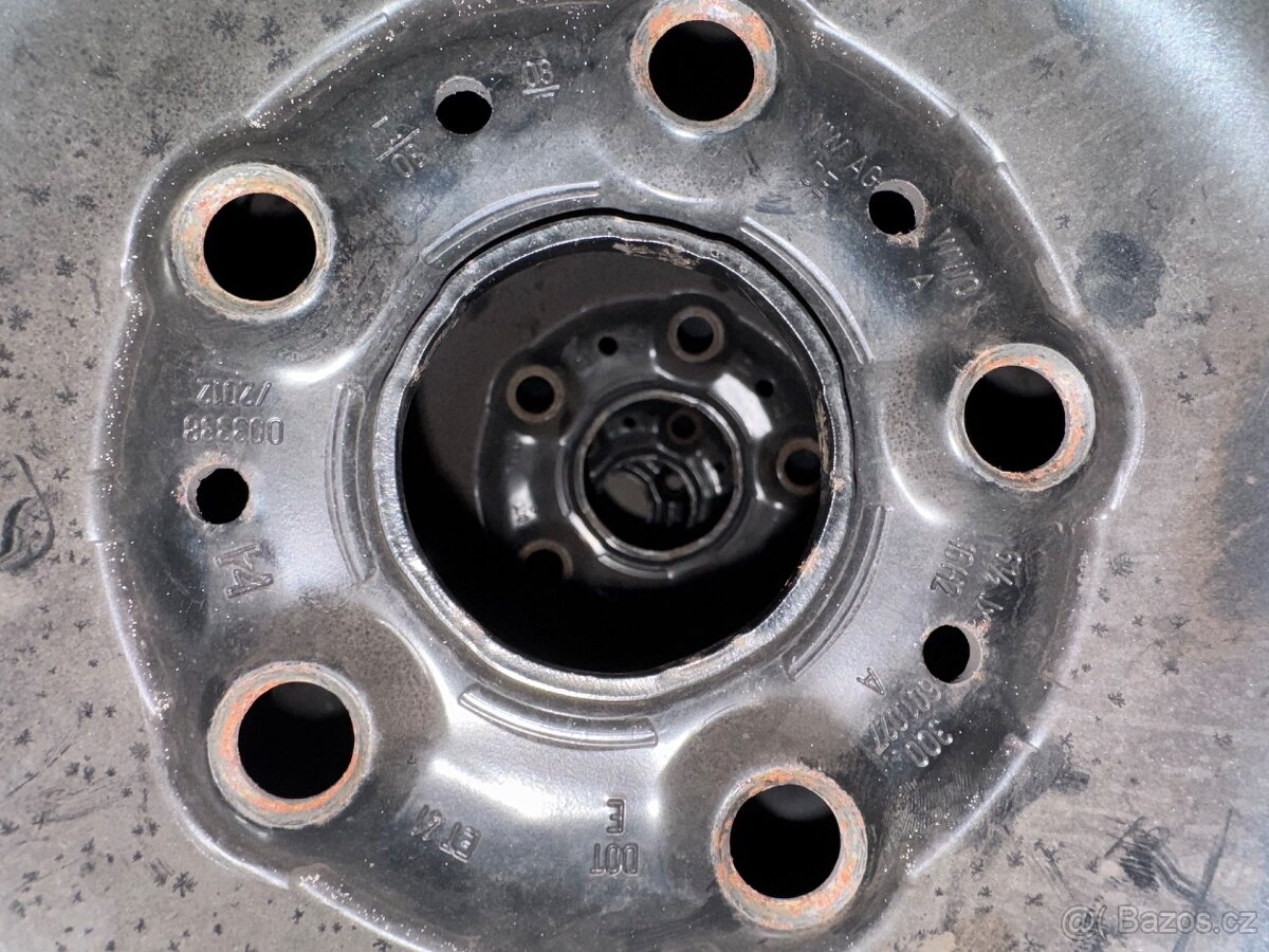Plechová kola 16” + zimní pneumatiky Dunlop na VW Passat B8 - 5