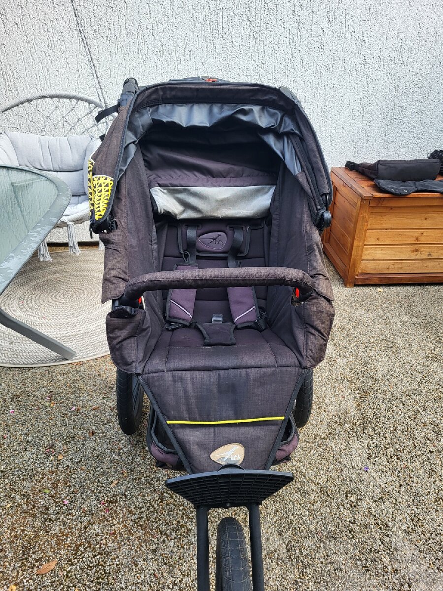 Sportovní kočárek značky TFK - 5