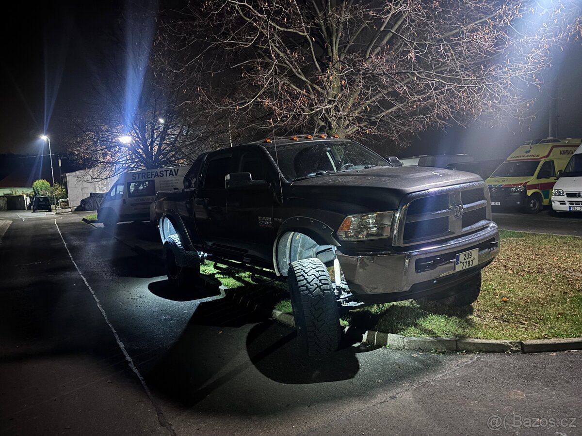 Dodge Ram 2500 6.4 Hemi 2017 4x4 Ram 2500 Crew Cab 6’4” Bed