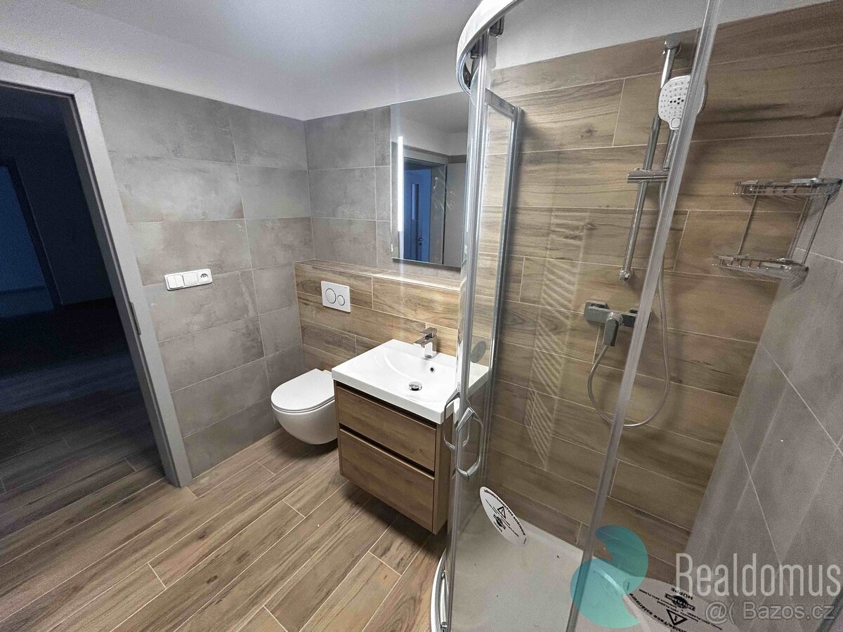 Pronájem moderního bytu 2+kk - 5