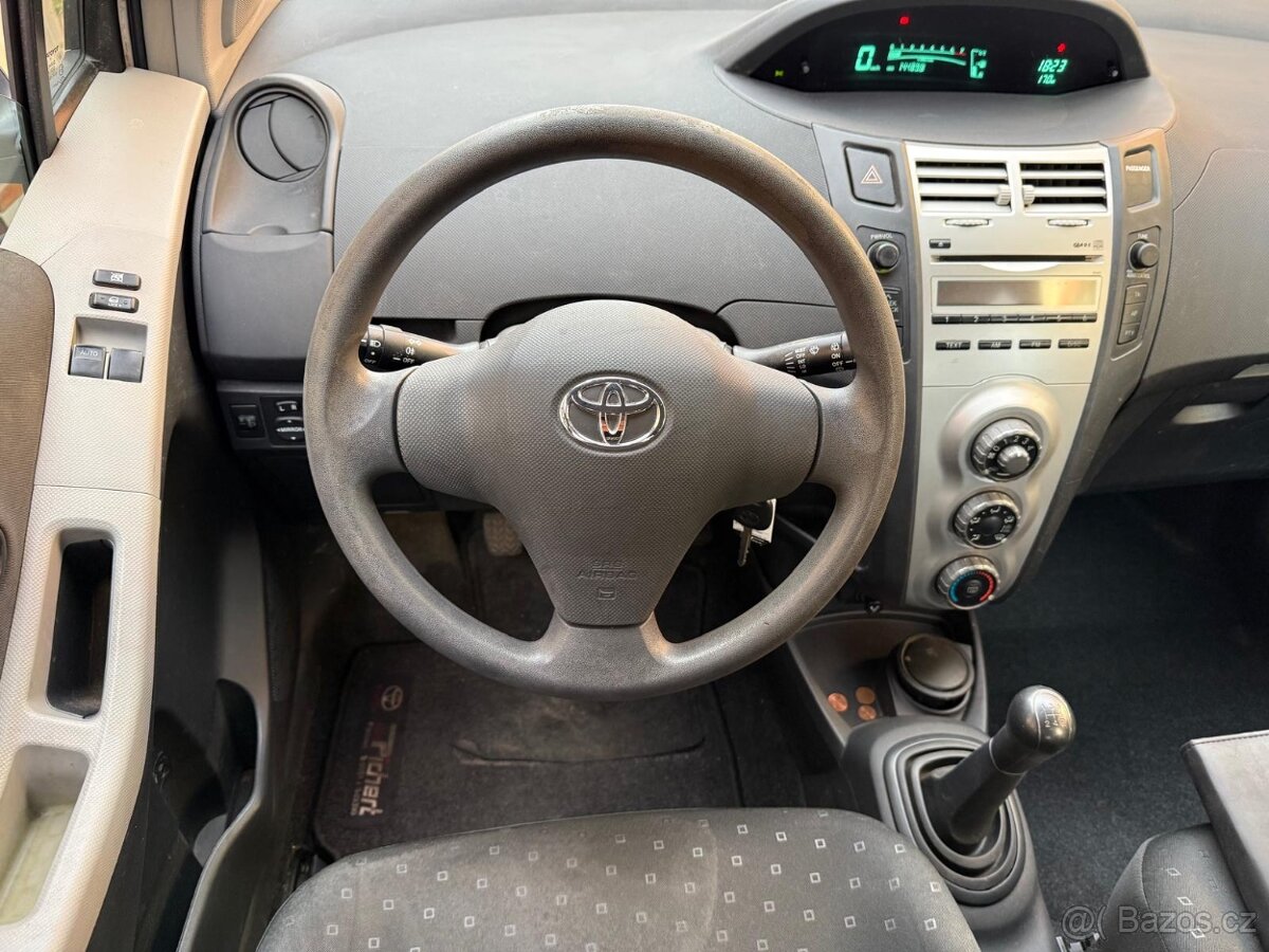 Toyota Yaris 1,0i - 5