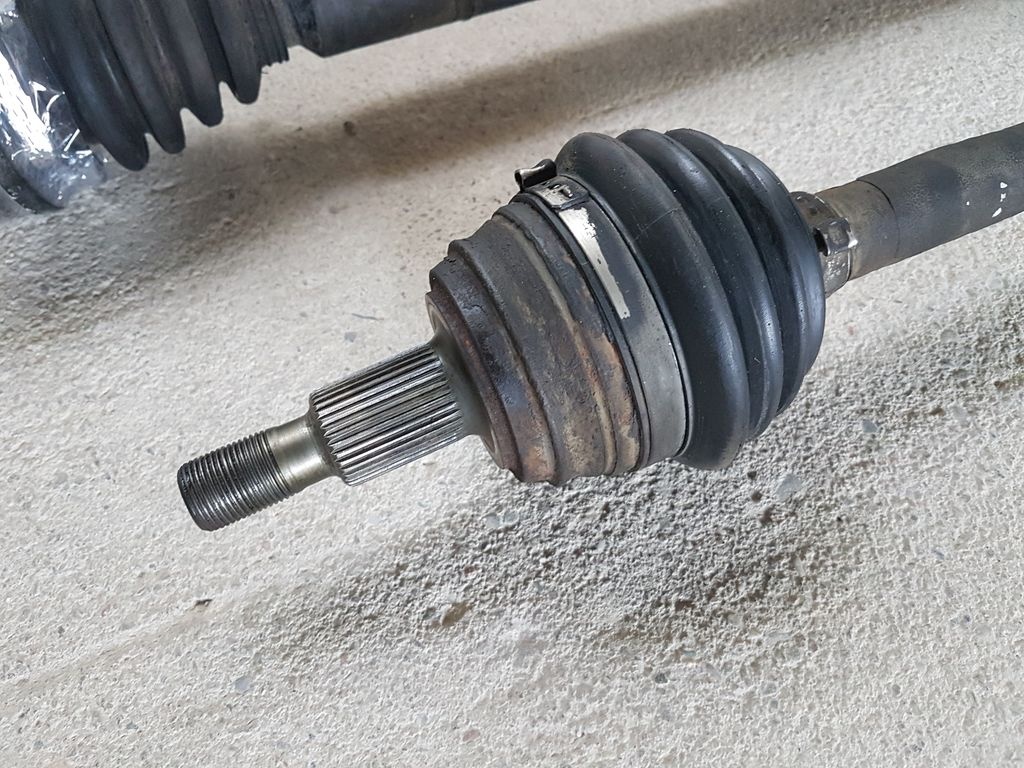 Poloosa levá, pravá Octavia 1,6 MPi 1J0407272BL,... - 5