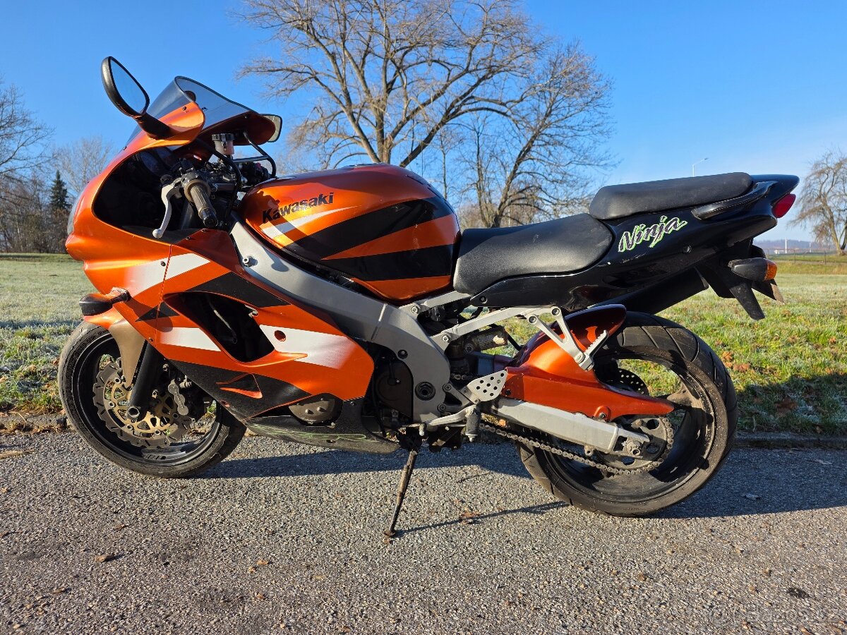 Kawasaki ZX9R - 5