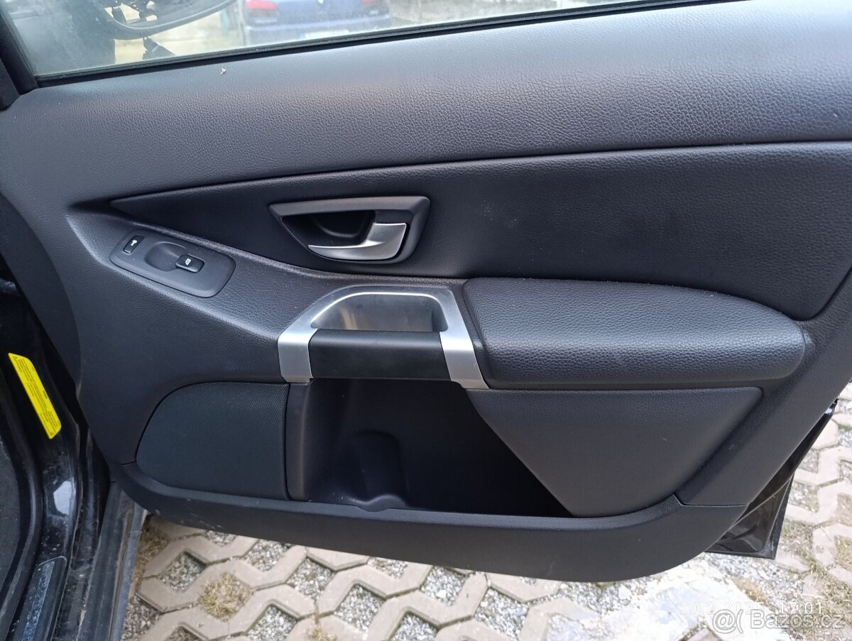 Volvo XC90 D5 díly - 5