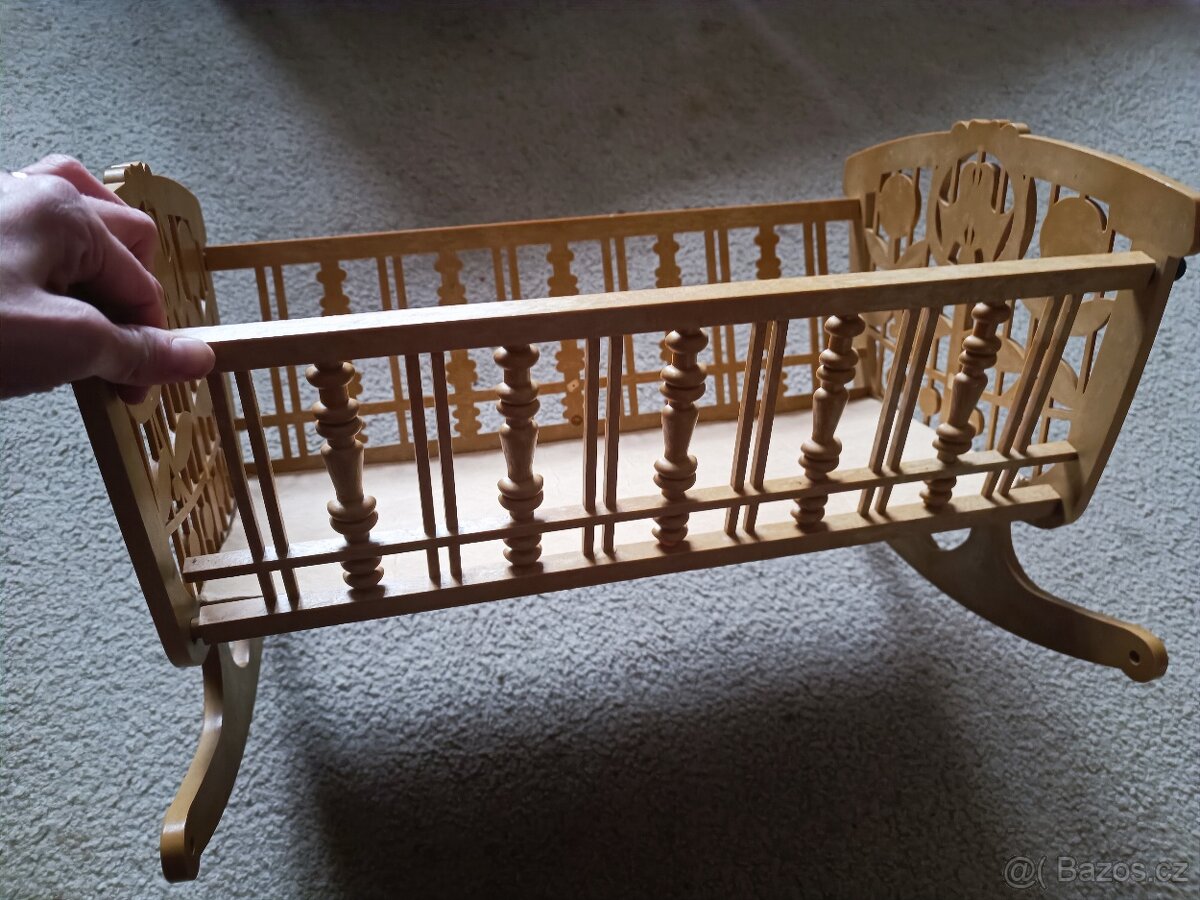 Dřevěná kolébka pro panenky - 5