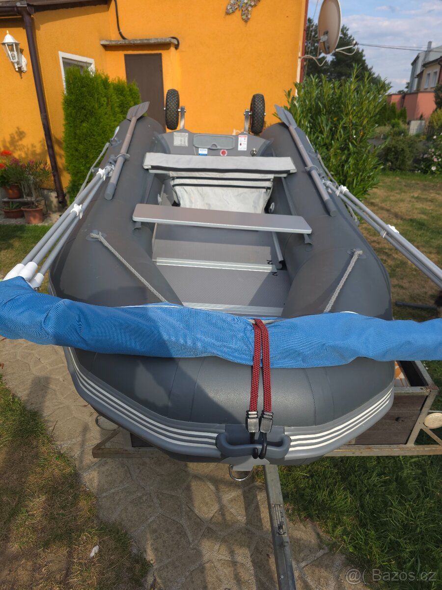 Člun s motorem 5hp - 5