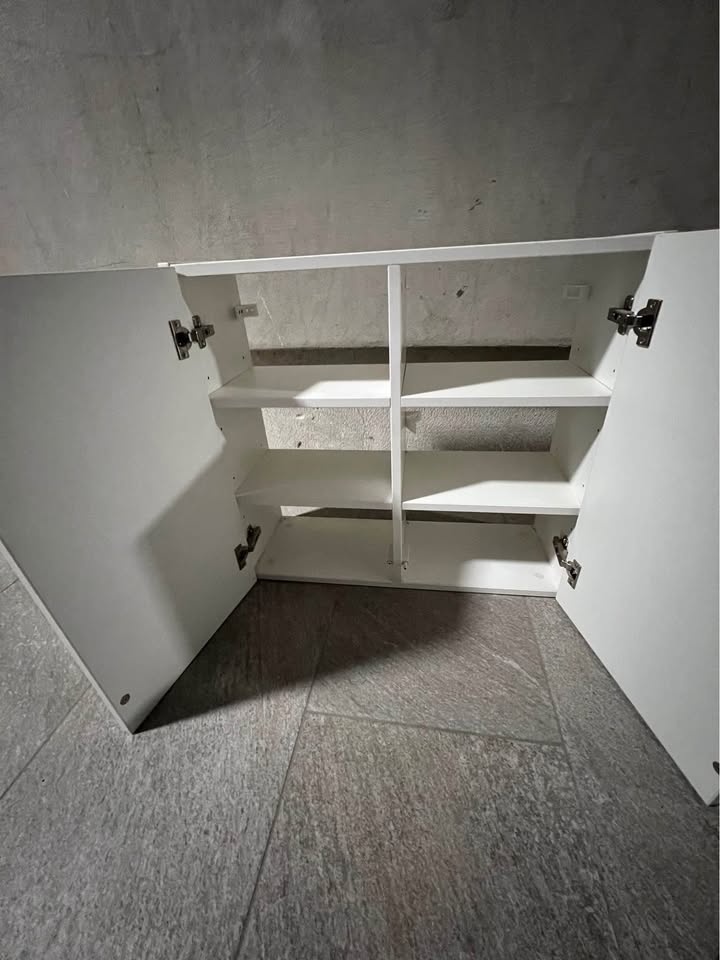 Nástěnná skříňka - 5