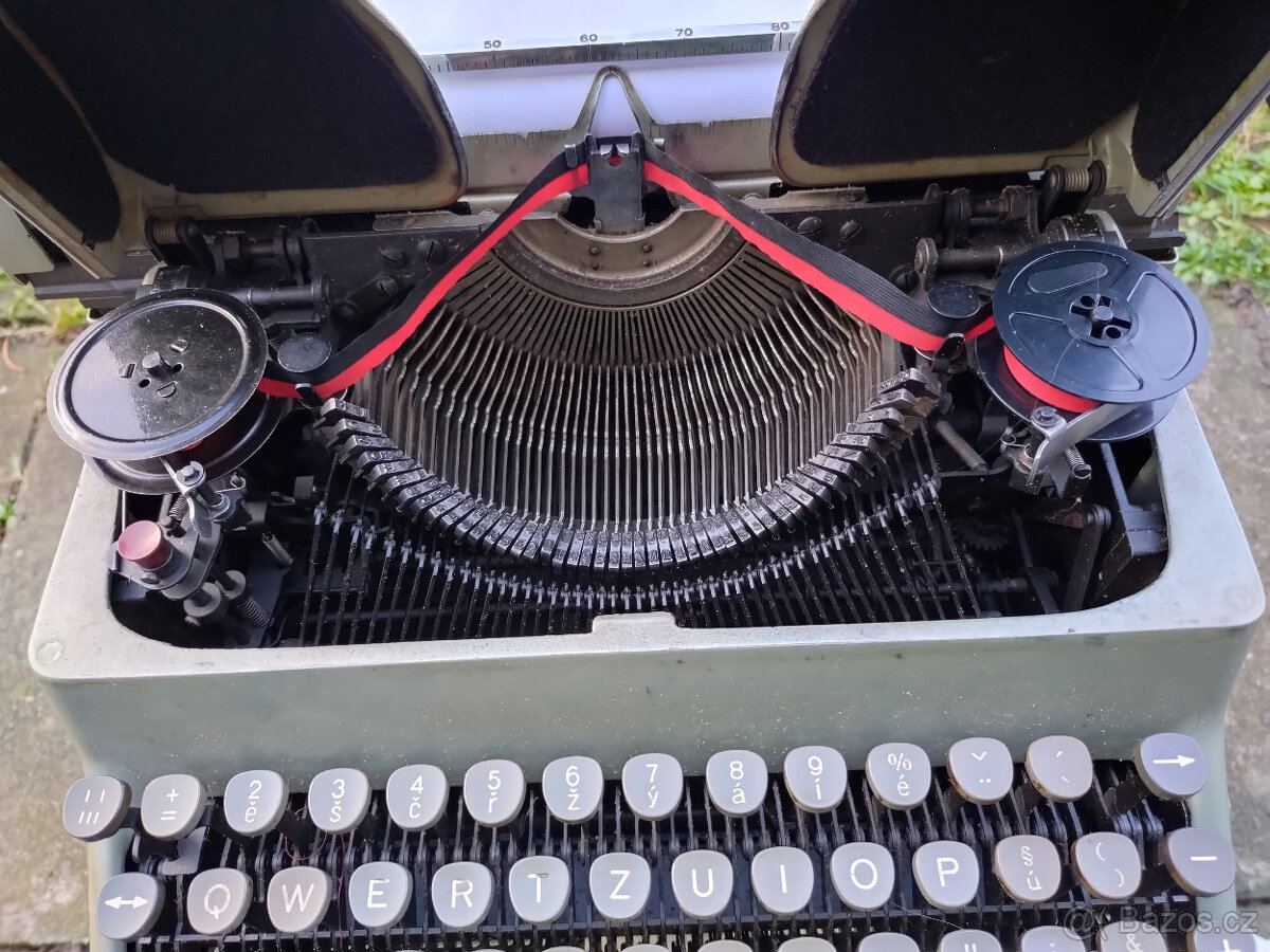 funkční kancelářský psací stroj Rheinmetall KsT z 50. let - 5