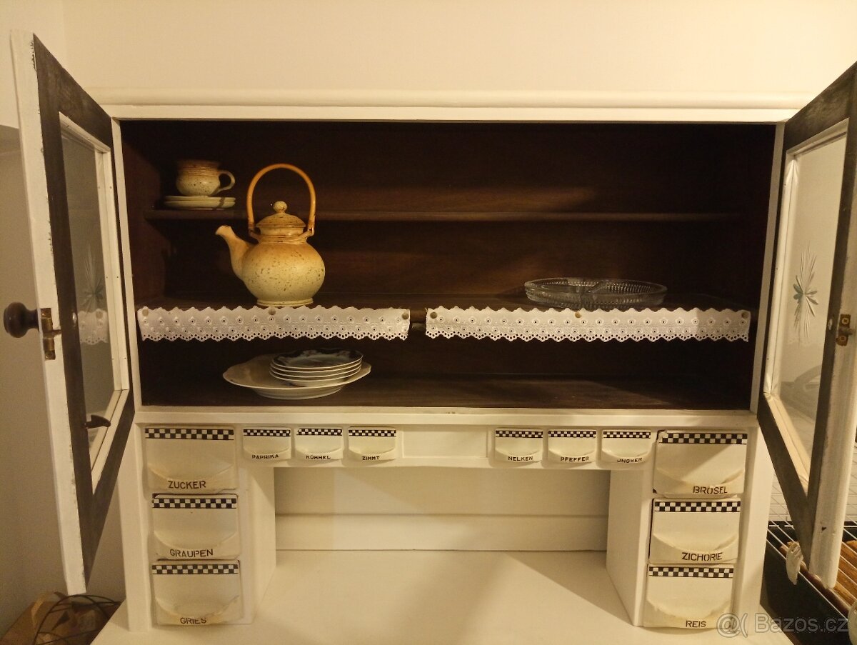 Historický kuchyňský kredenc - 5