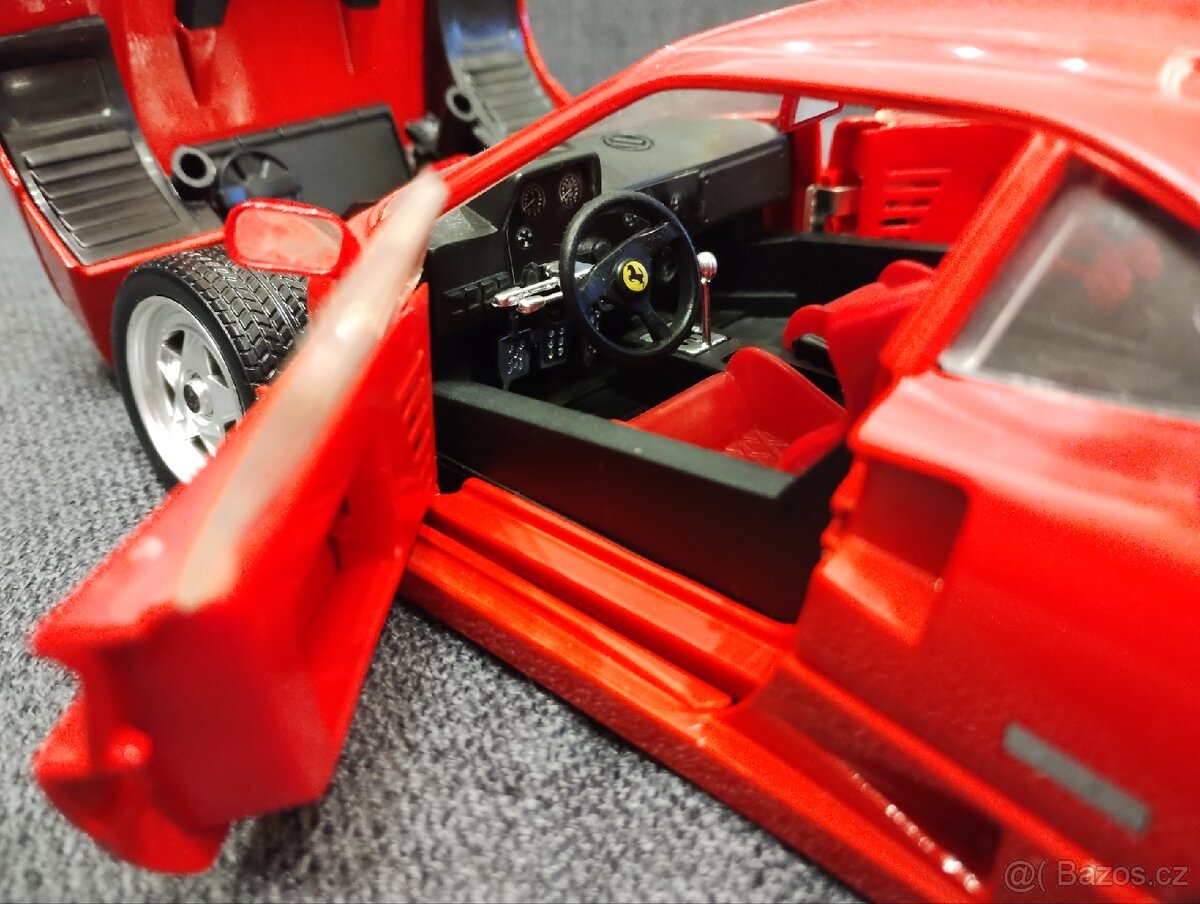 Ferrari F40 1/18 - 5