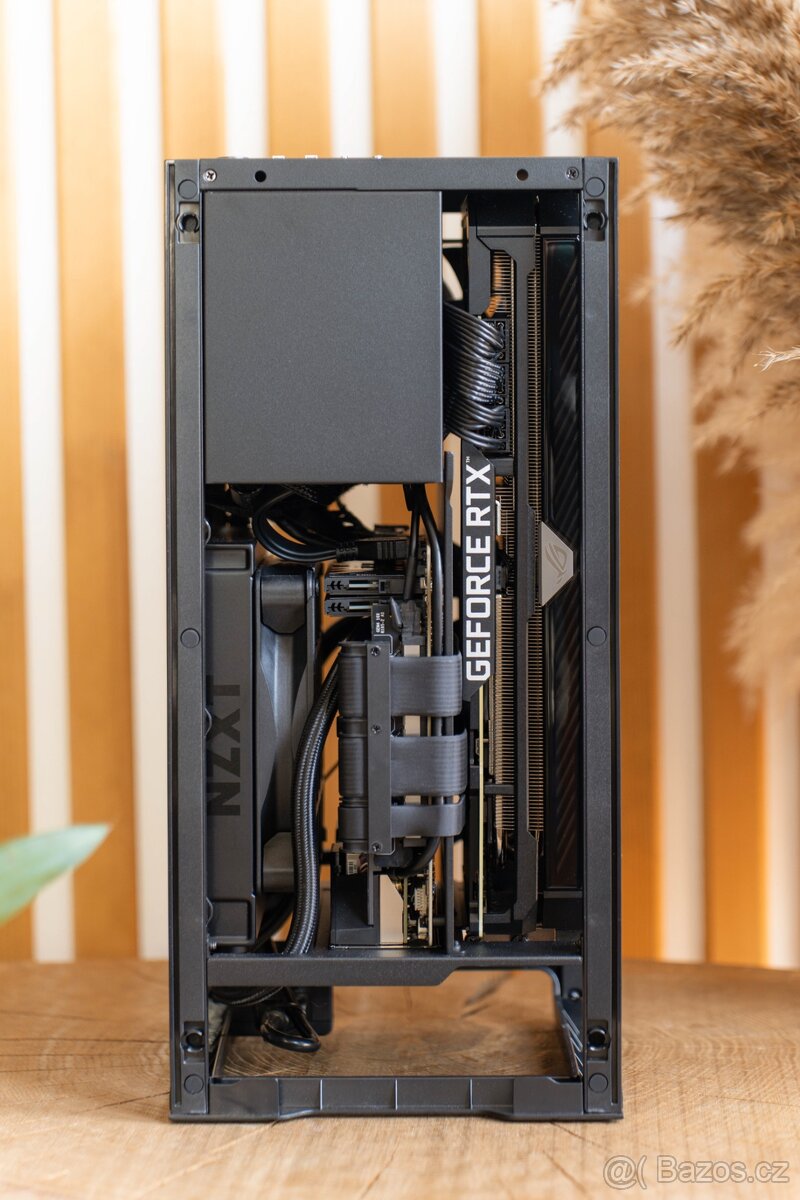 HERNÍ MINI PC - R7 5700X3D / 32GB / 2TB SSD / RTX 3080 10GB - 5