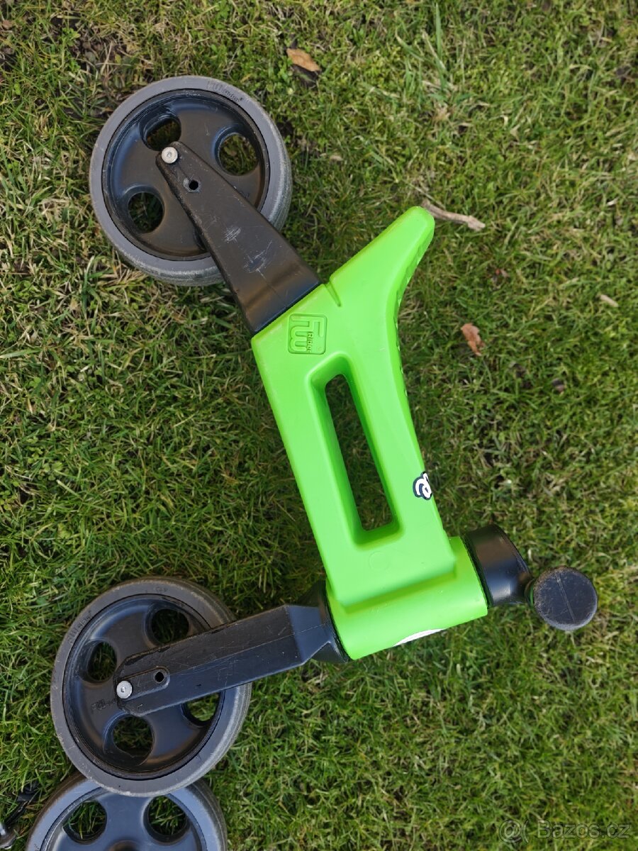 Zelené odrážedlo funny wheels - 5