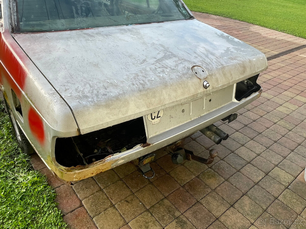 BMW 728 i E23 automat na díly cele auto - 5