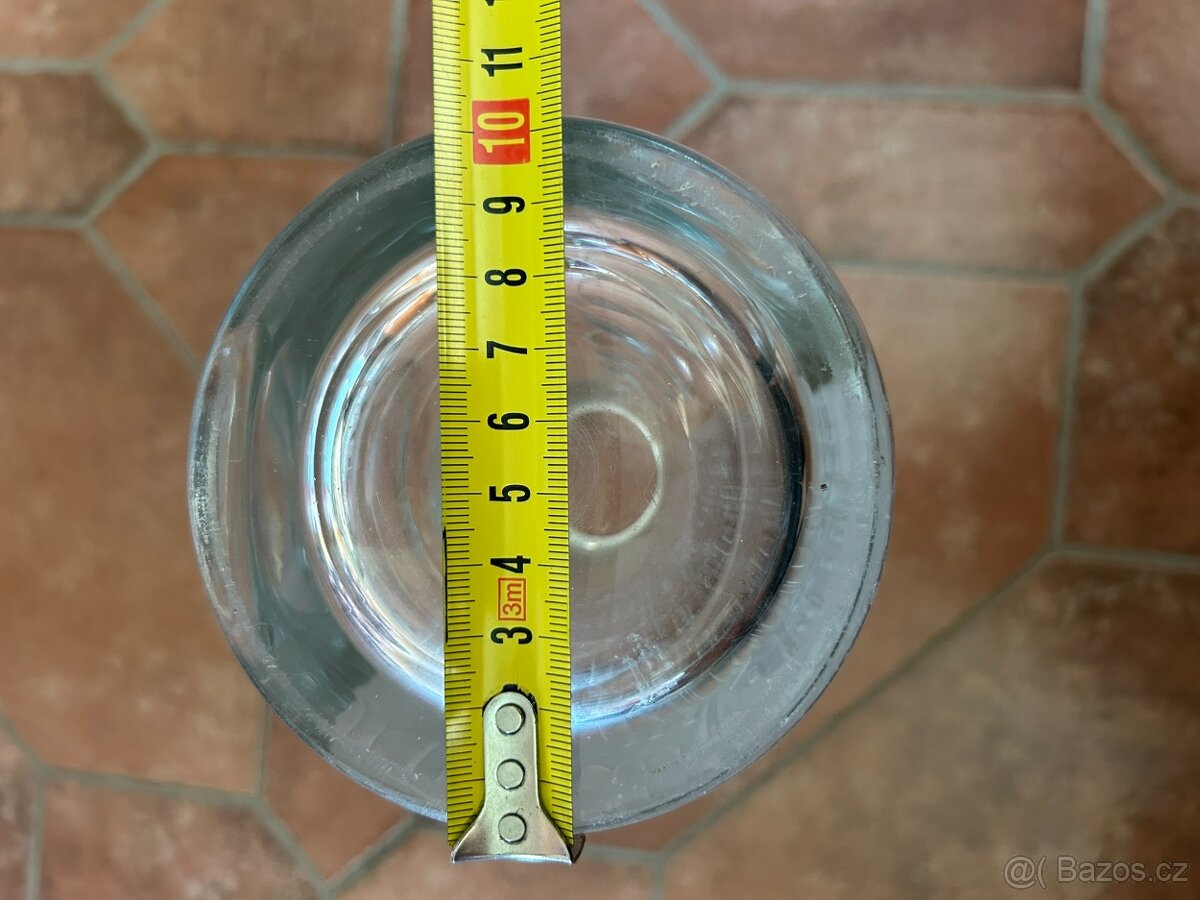 Broušená skleněná váza - 5