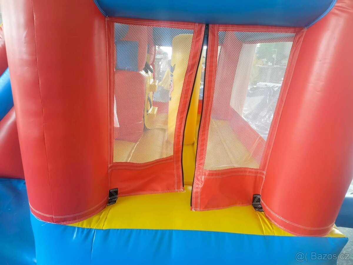 Skákací hrad s bazénem - 5