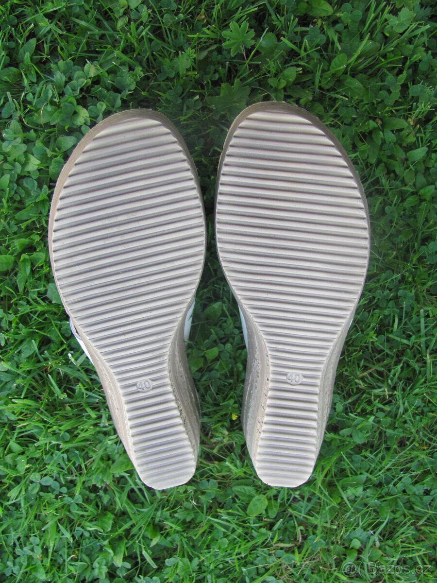 Béžové pantofle - 5