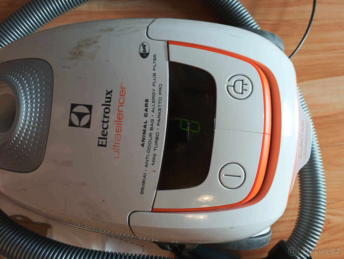 Prodám sáčkový vysavač Electrolux - 5