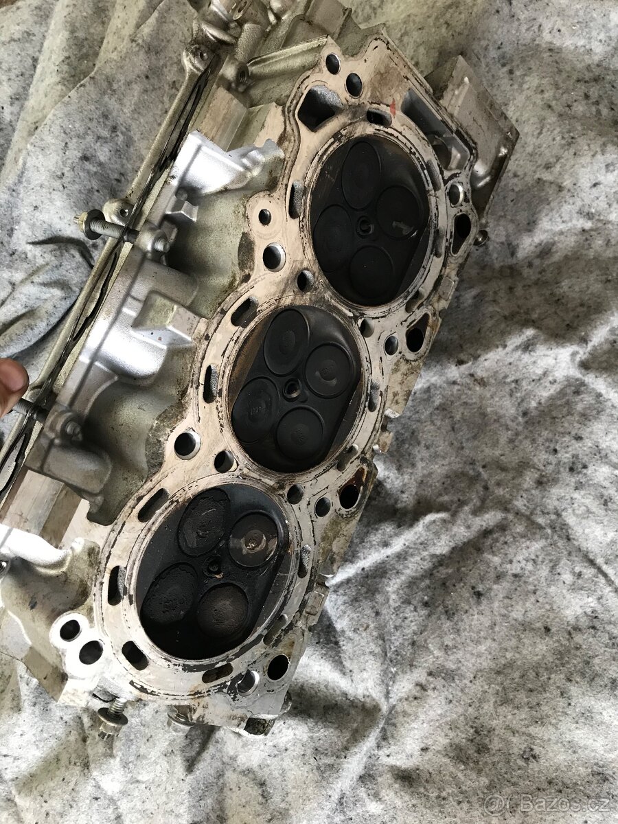 Prodám hlavy motoru VQ35 infinity - 5