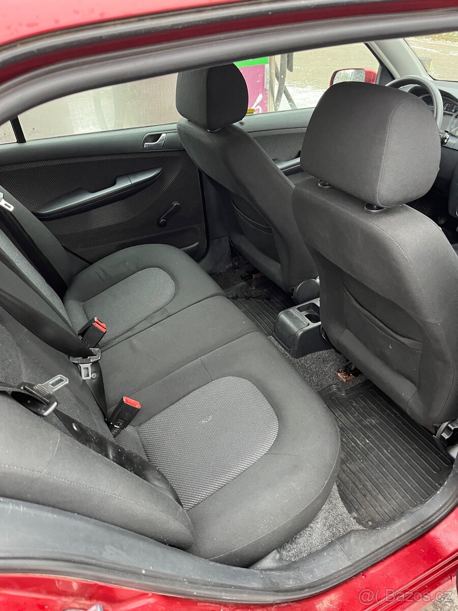 Škoda Fabia 1.2 benzín, r. 2006, olej měněn, sednout a jet. - 5