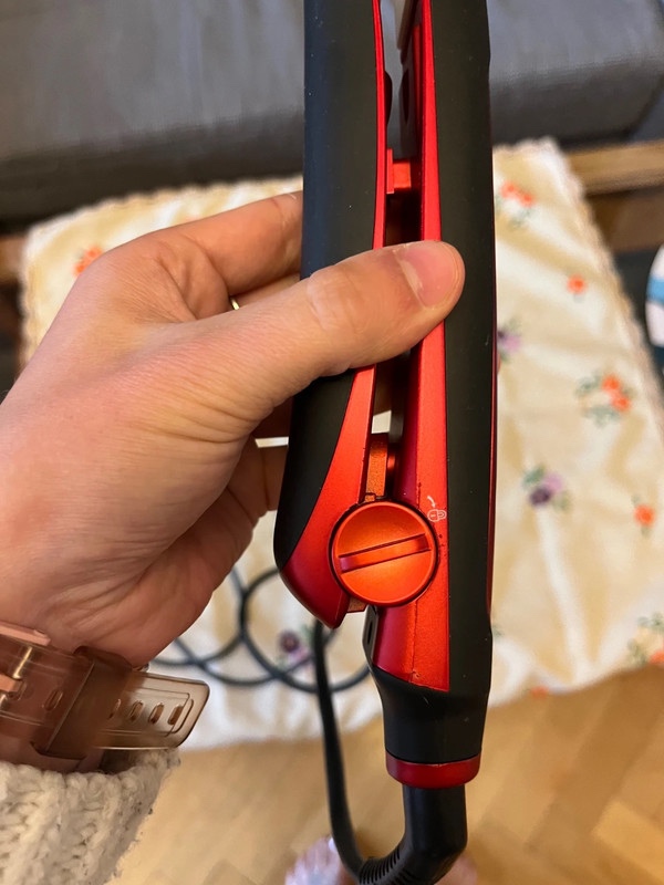 Žehlička na vlasy. - 5