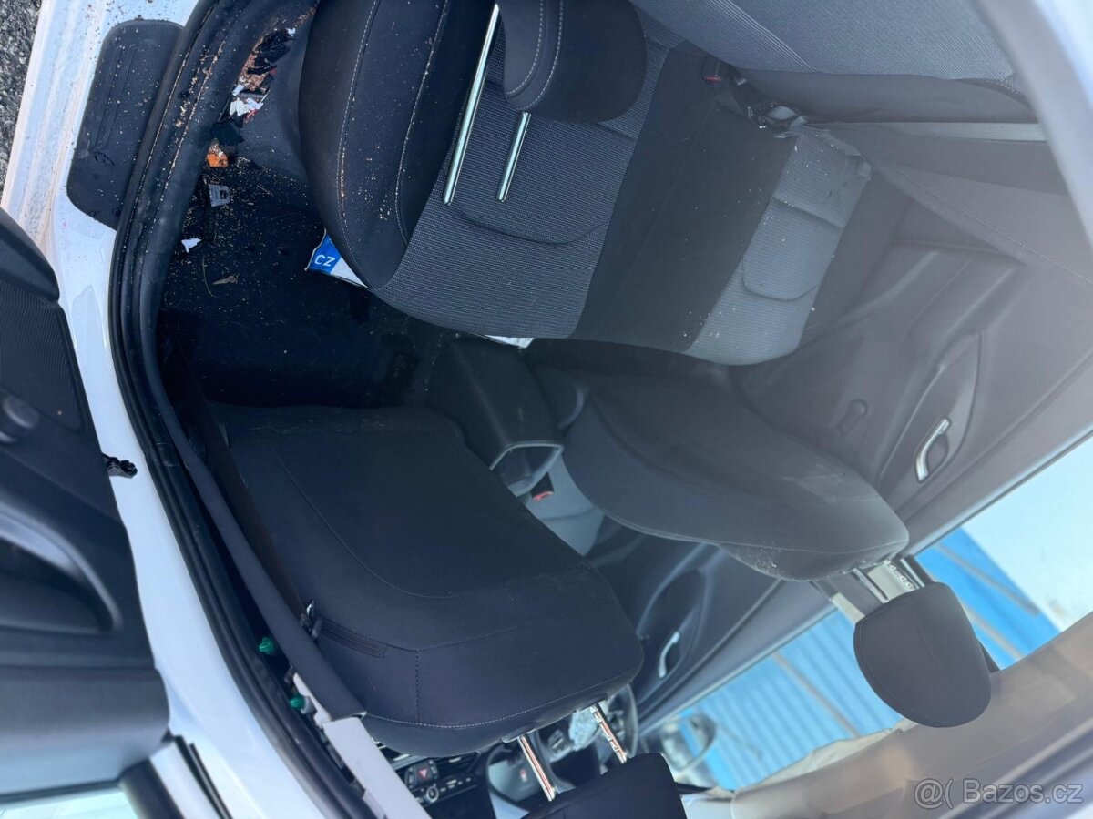 Hyundai I30 combi 1.5i automat2025 5000km - 5