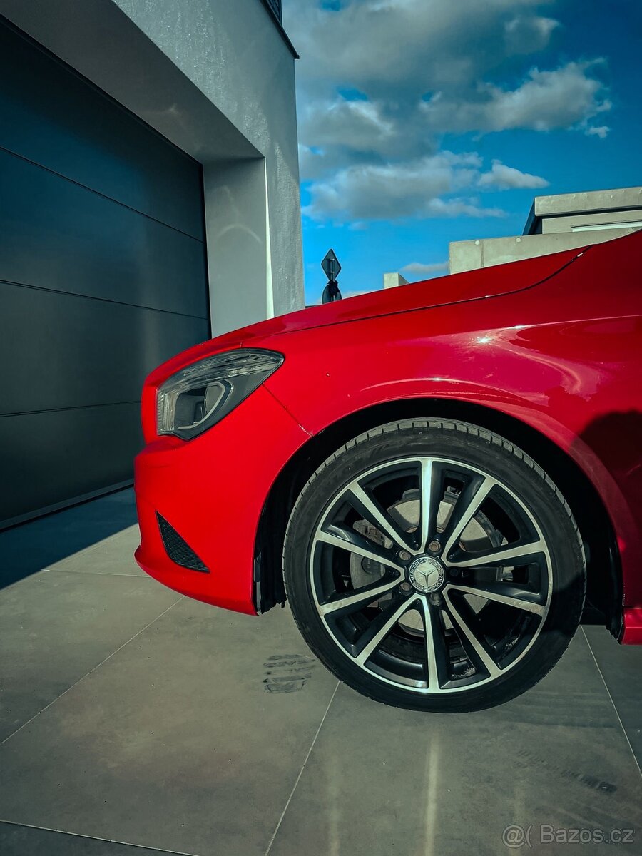 MERCEDES-BENZ CLA 180 AMG line - 5