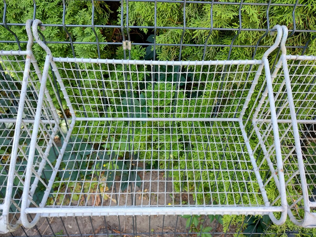 Závěsné poličky-truhlíky na zábradlí, plot - pozink ocel - 5